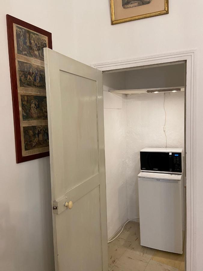 Maison 1823 - Suites De Charme A Garons Kamer foto