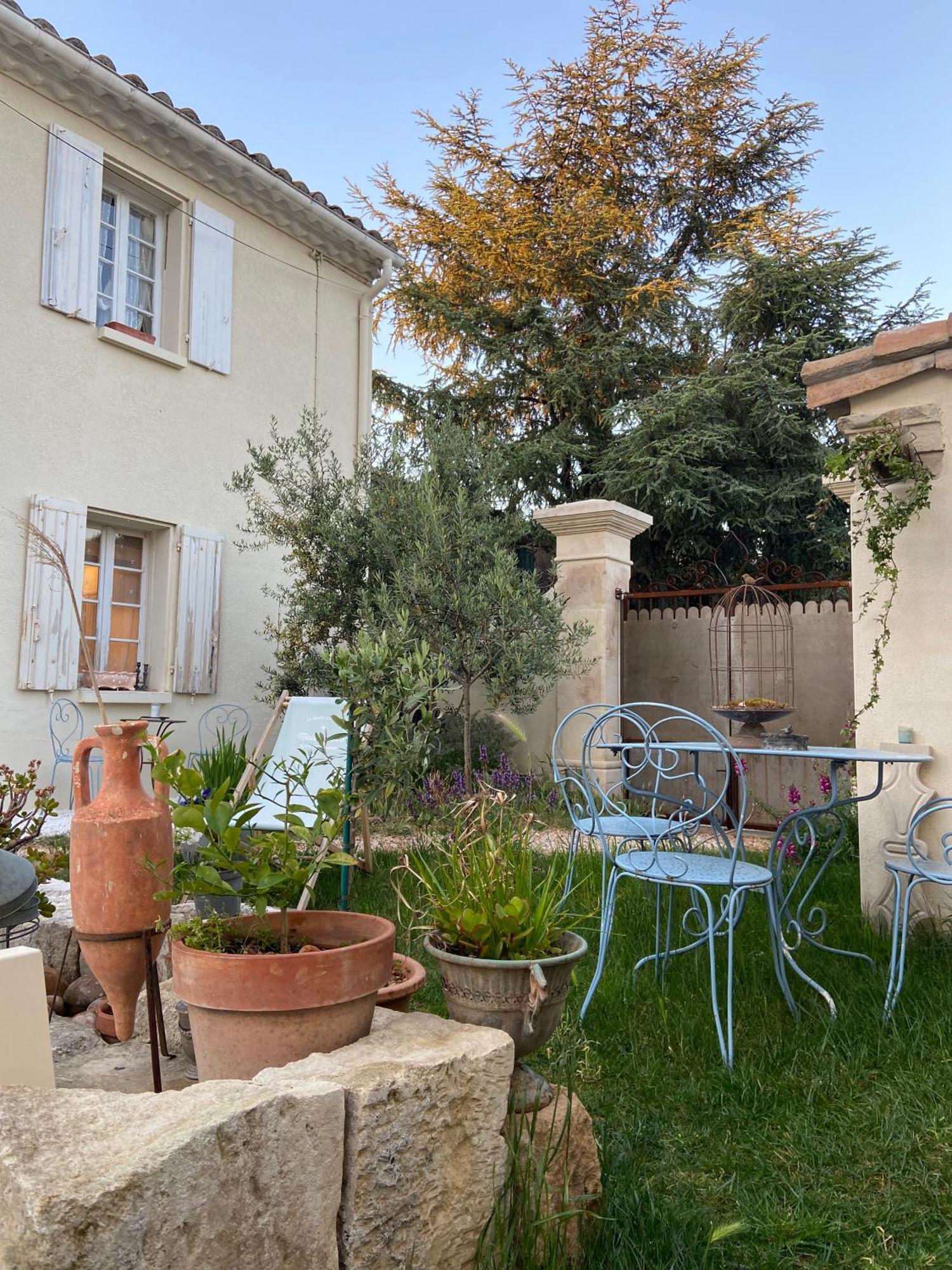 Maison 1823 - Suites De Charme A Garons Buitenkant foto
