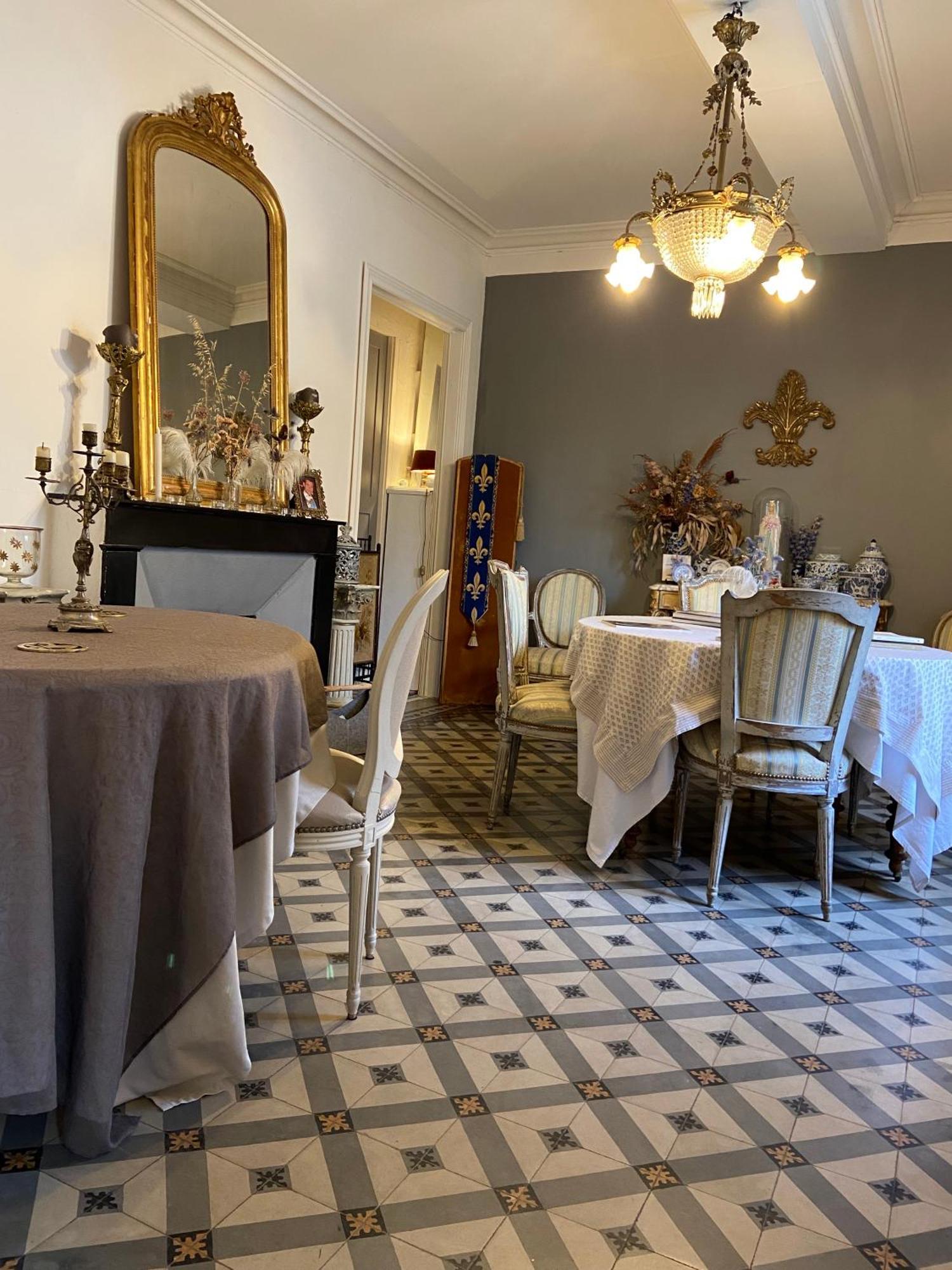 Maison 1823 - Suites De Charme A Garons Buitenkant foto